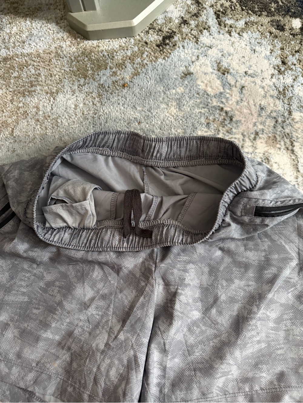 ASICS Gray Camo-Pattern Performance Shorts - Picture 2 of 3